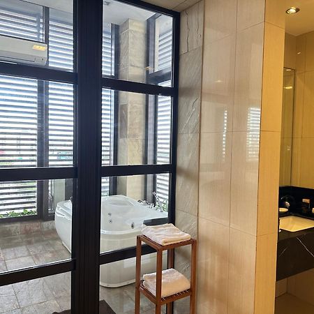 Luxent Hotel Quezon City Zewnętrze zdjęcie