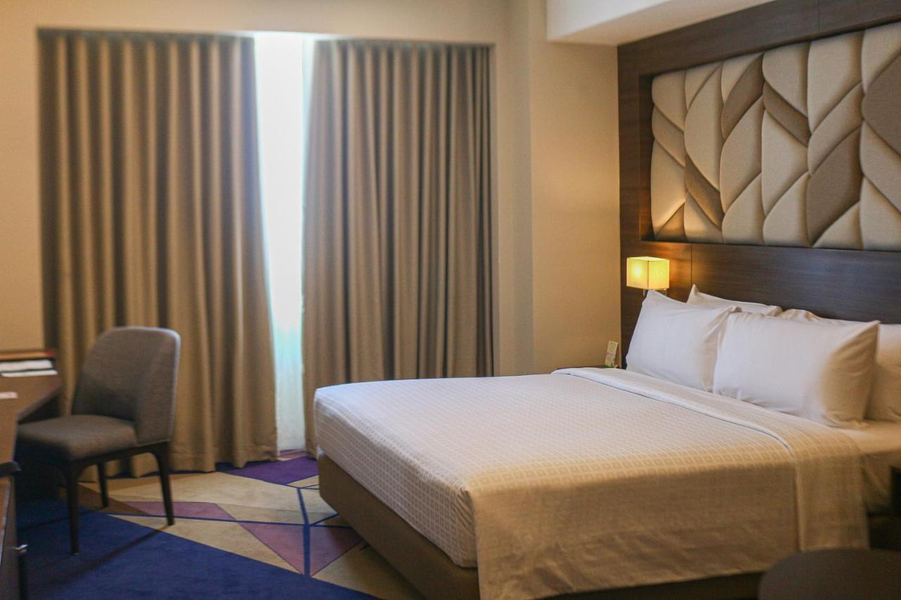Luxent Hotel Quezon City Zewnętrze zdjęcie