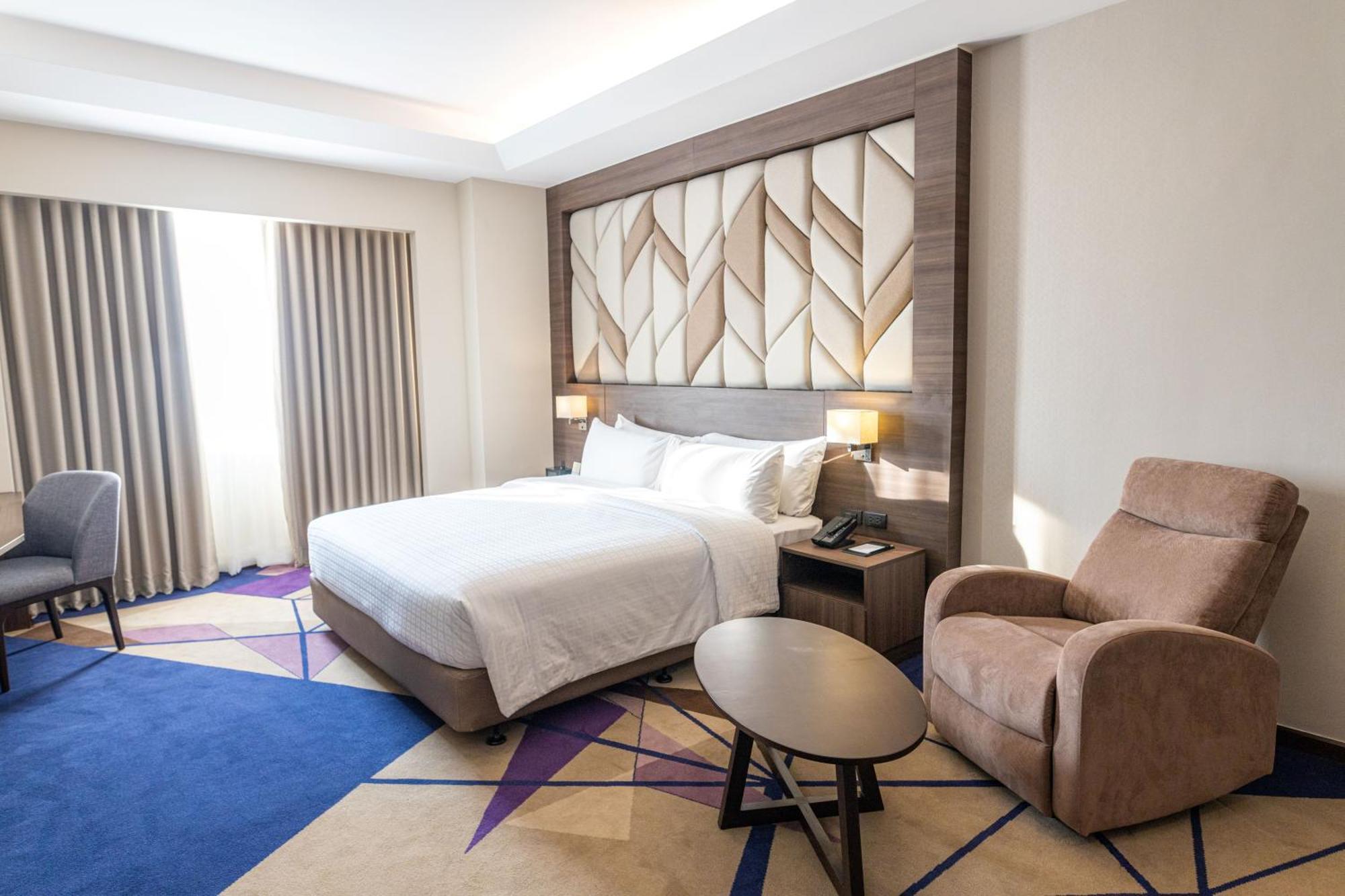 Luxent Hotel Quezon City Zewnętrze zdjęcie