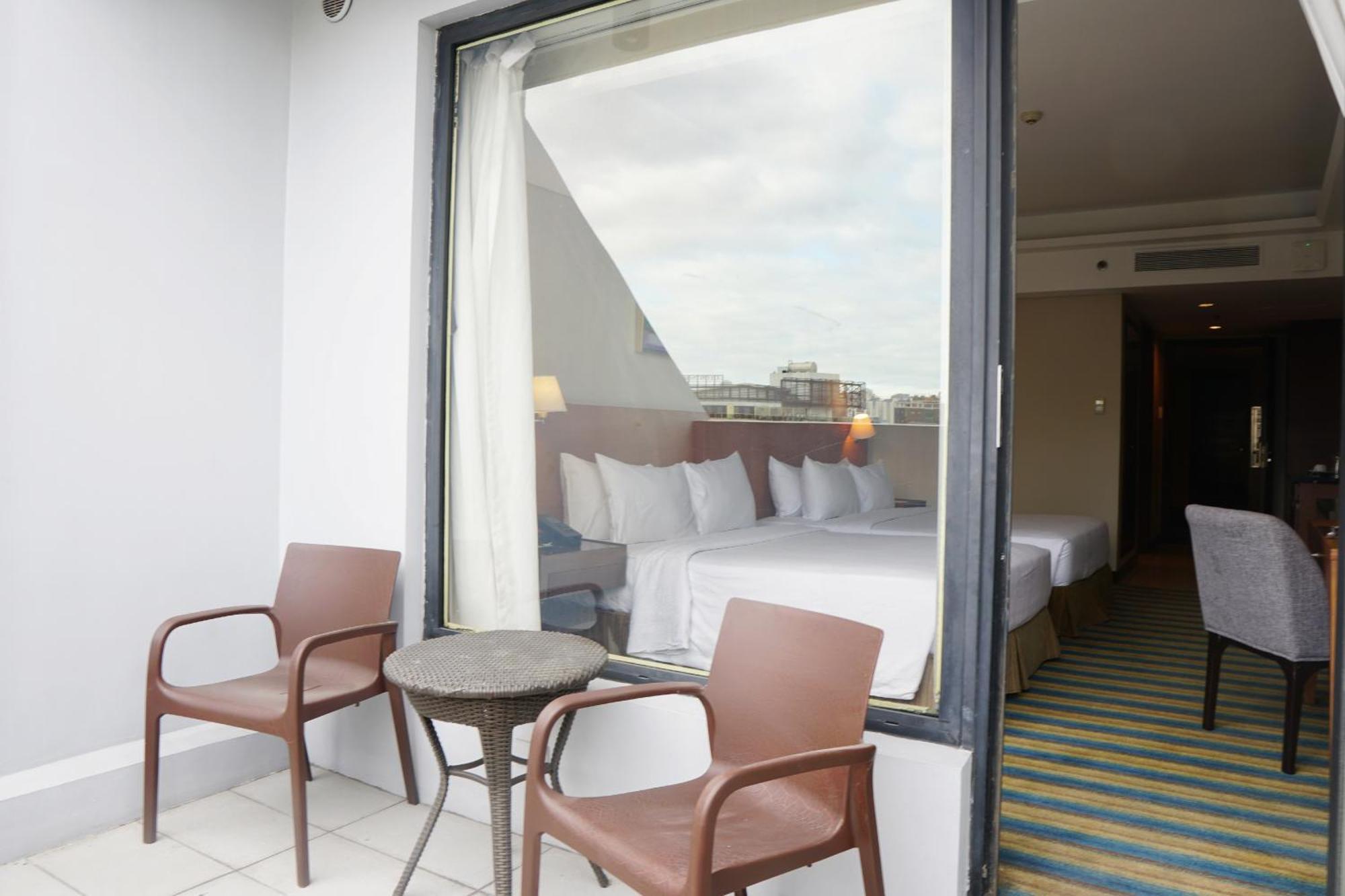 Luxent Hotel Quezon City Zewnętrze zdjęcie