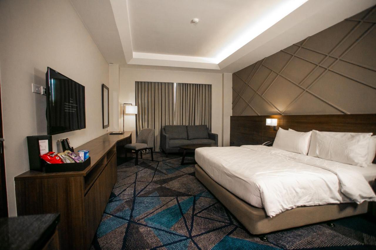 Luxent Hotel Quezon City Zewnętrze zdjęcie
