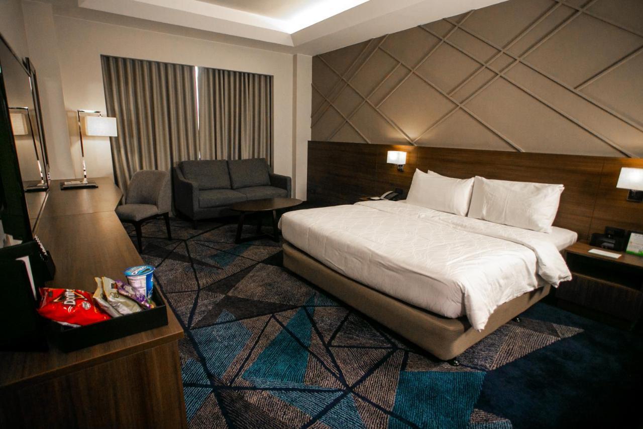 Luxent Hotel Quezon City Zewnętrze zdjęcie